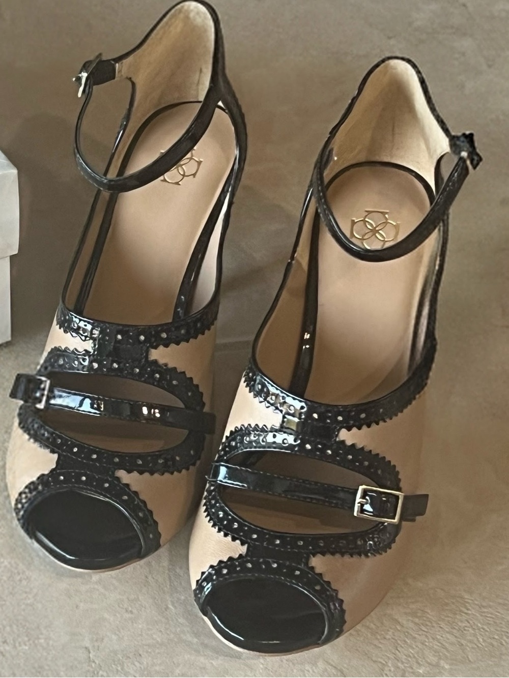 Ann Taylor Strappy Peep Toe Heels Nude Black Patent Retro Size 8 New In Box